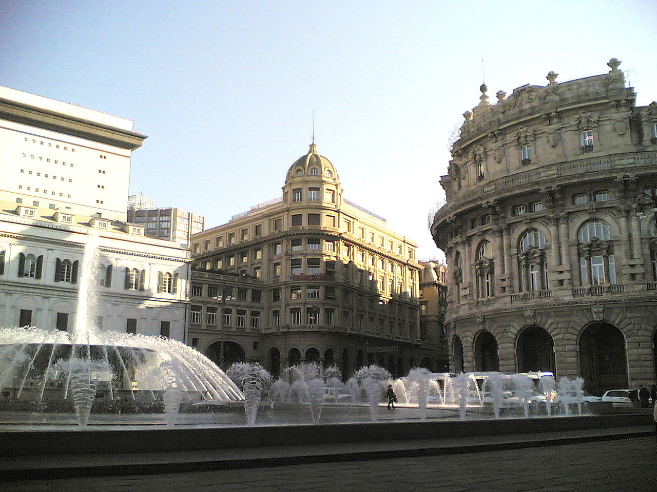 Genova Piazza De Ferrari angolo