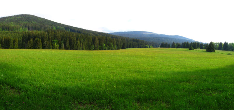 800px Hurka summer pano